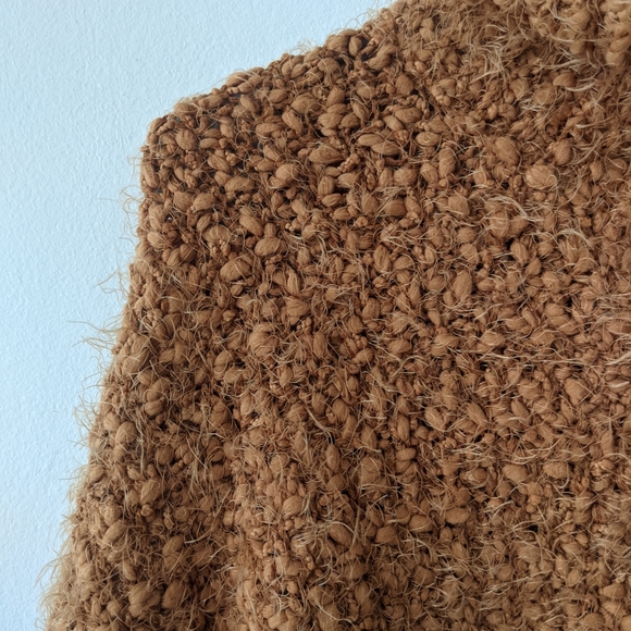 SUPER SOFT Golden Forever 21 Turtleneck sweater - Picture 2 of 3